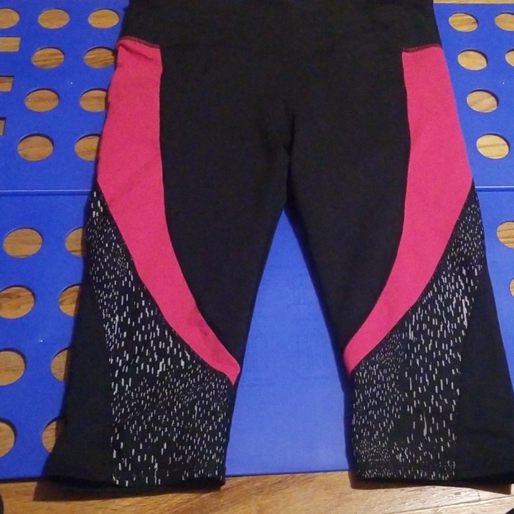 Fabletics capris